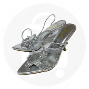 chaussure polyvalente argentées à talons hauts avec une bride torsadée